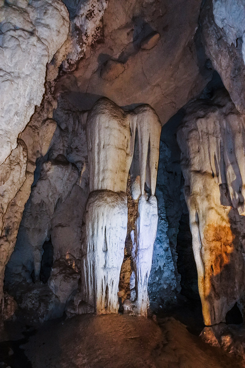 Tham Sao Hin Inside Tham Lod cave