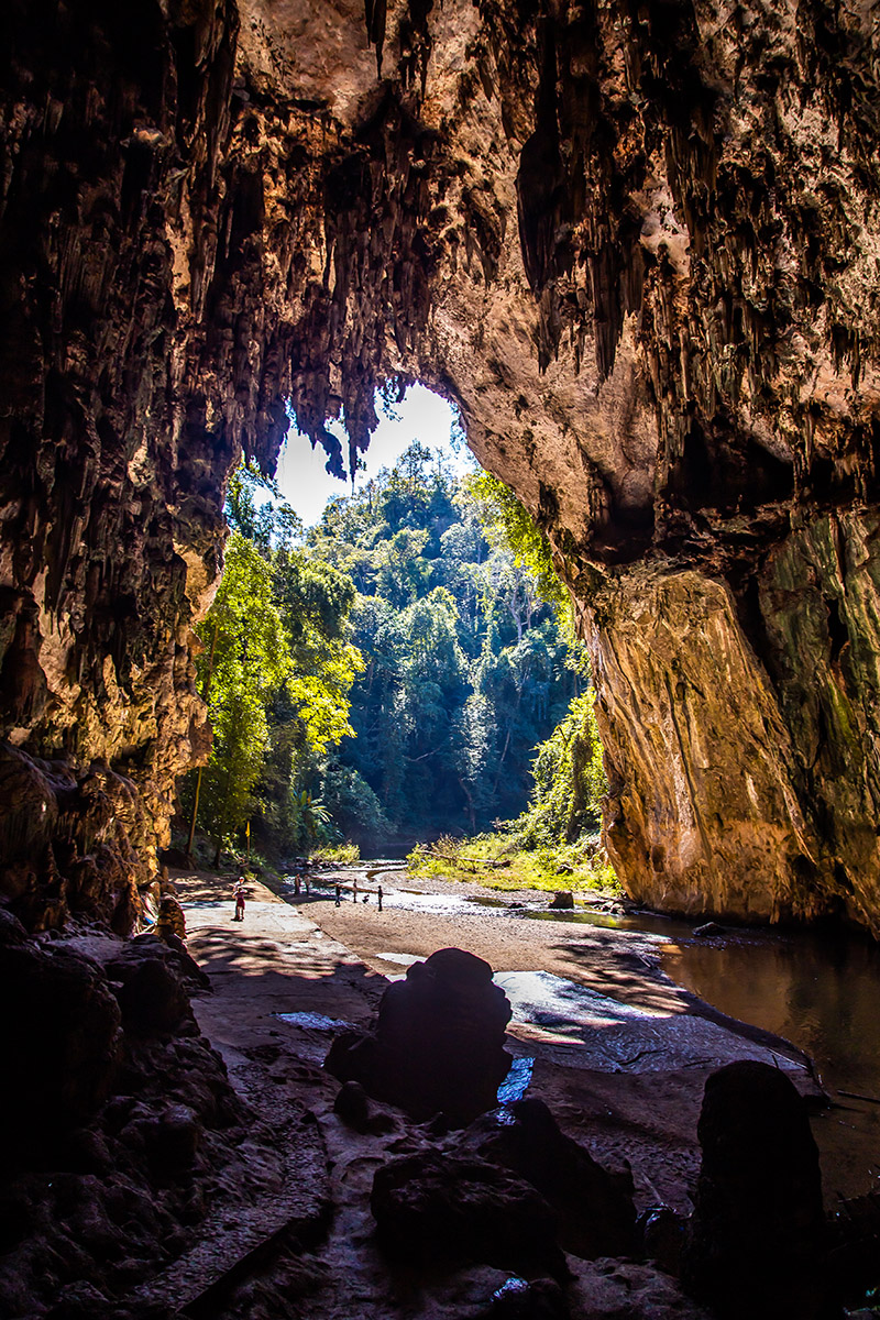 Tham lod cave thailand
