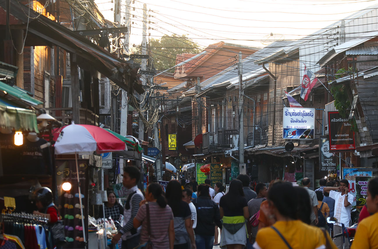 Chiang Khan walking Street