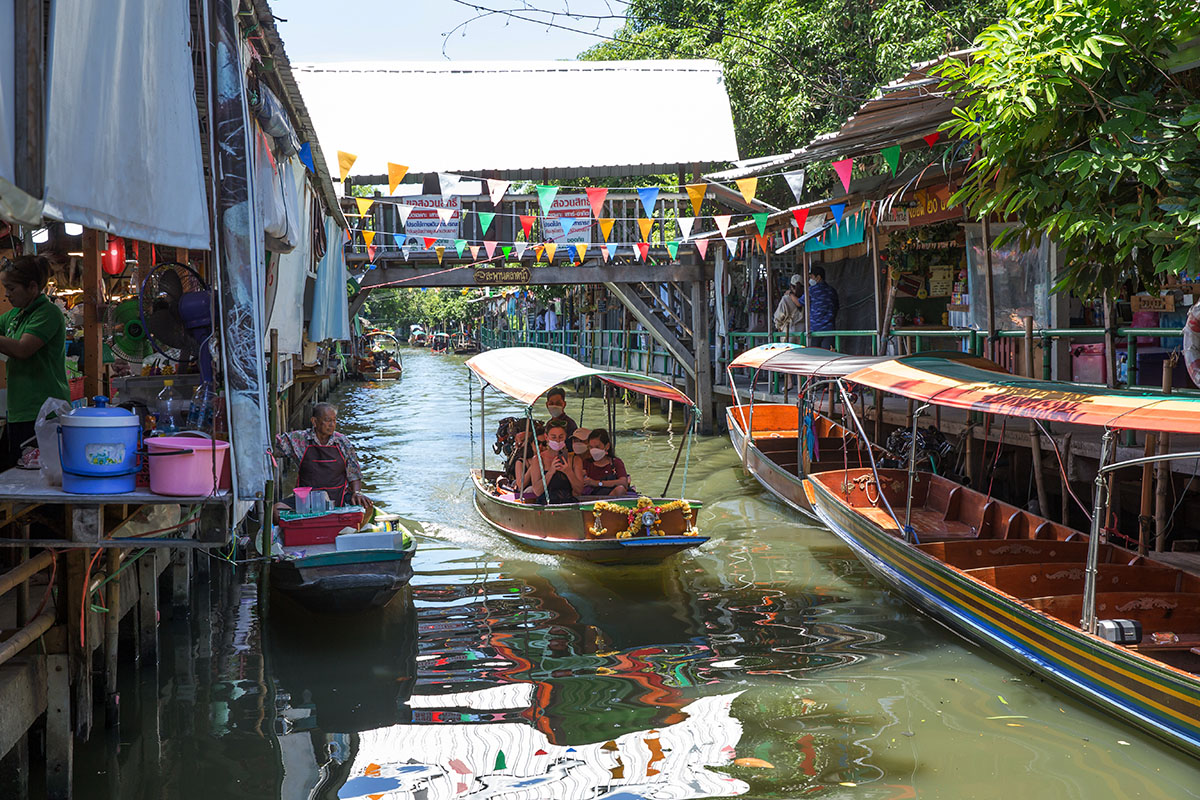 Khlong Lat Mayom Floating Market